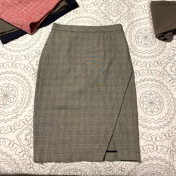 Banana Republic Plaid Pencil Skirt - Picture 1 of 2